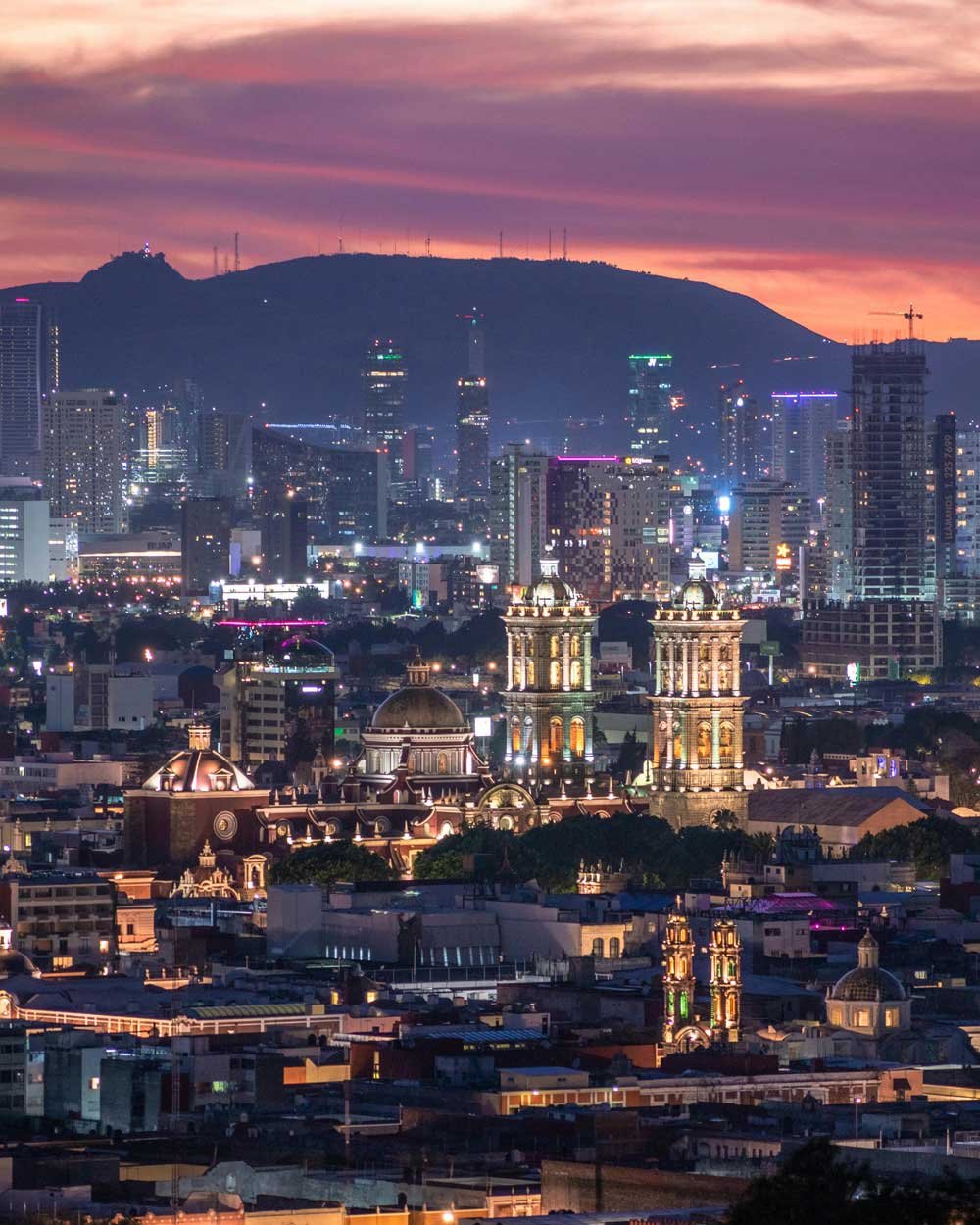 Foto del atardecer en el centro de Puebla 